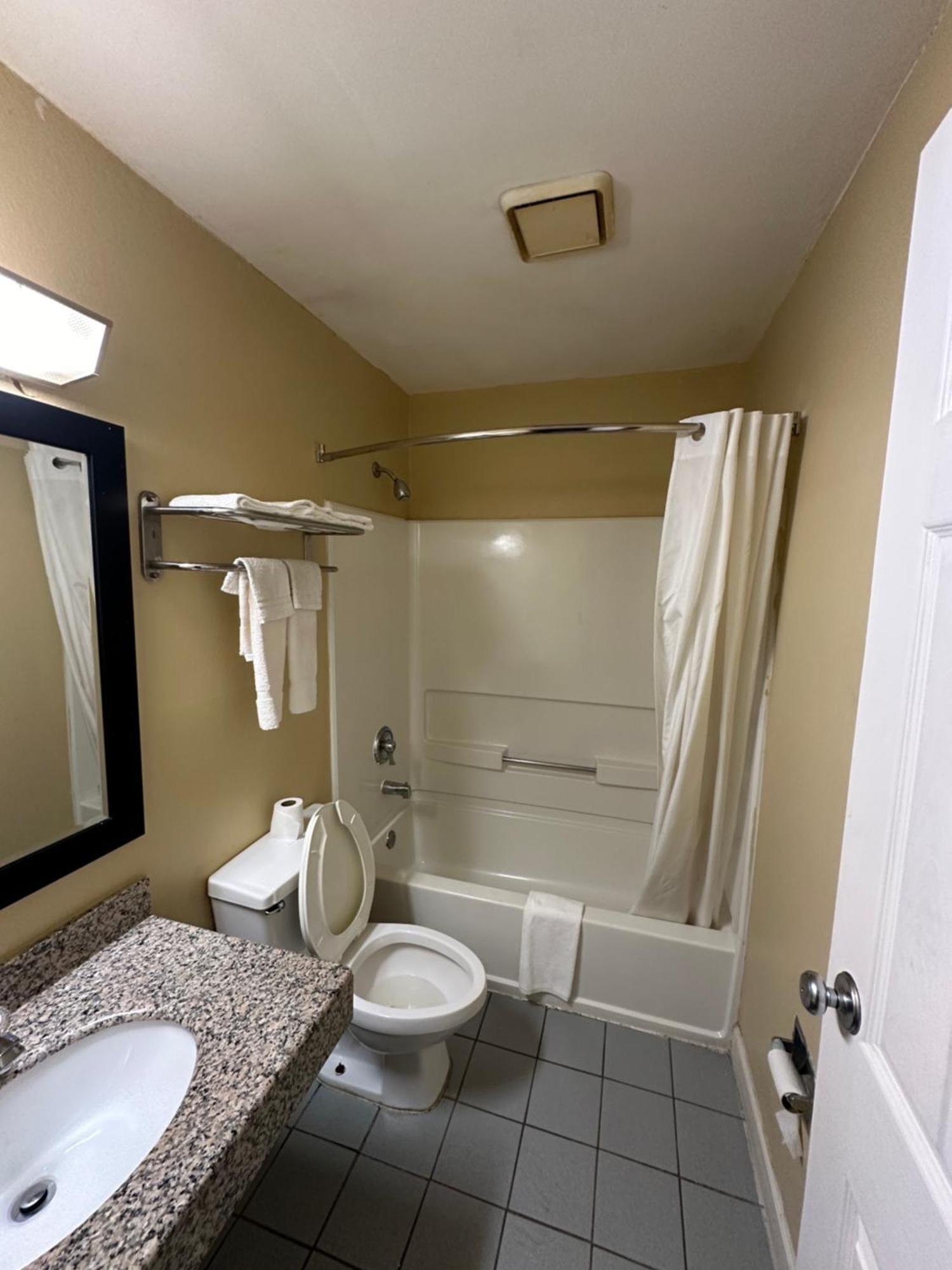 American Inn-Alexander City Bagian luar foto