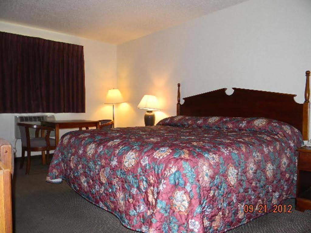 American Inn-Alexander City Bagian luar foto